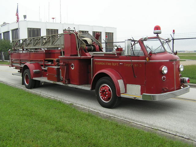 1955 ALF Ladder ex Beaumont TX 1.JPG